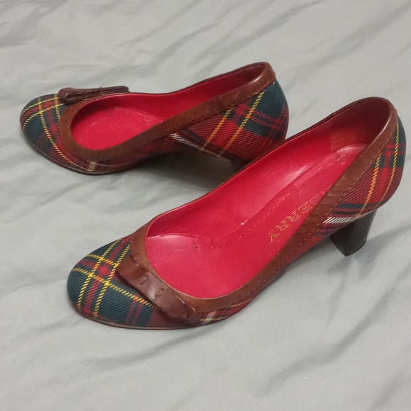 Burberry Women's Plaid Pumps - Brown and Red 35.5 or size 5.5 With Box - Picture 2 of 6